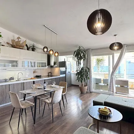 Liv - Private Parking And Terrace Appartement Split